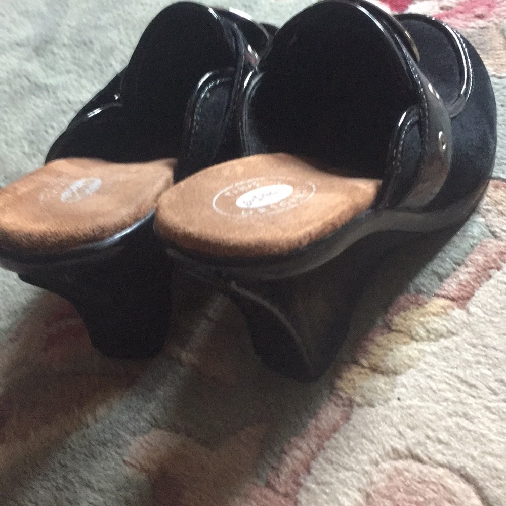 Dress Platforms - Picture 4 of 5